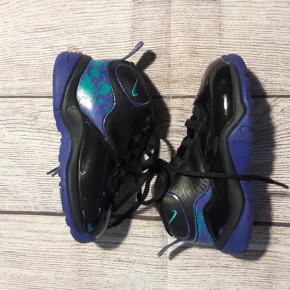 Nike boy's high top black purple green sneaker - Picture 1 of 13